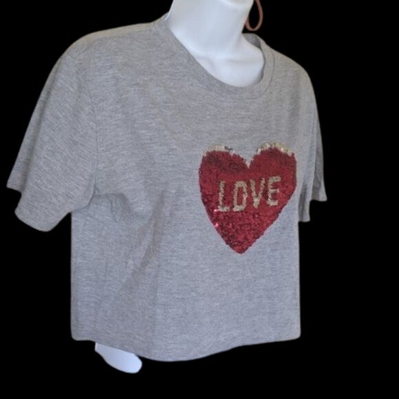 "Magic" Double Message Gray Cropped Top with Sequined Heart Size Medium - Picture 5 of 5